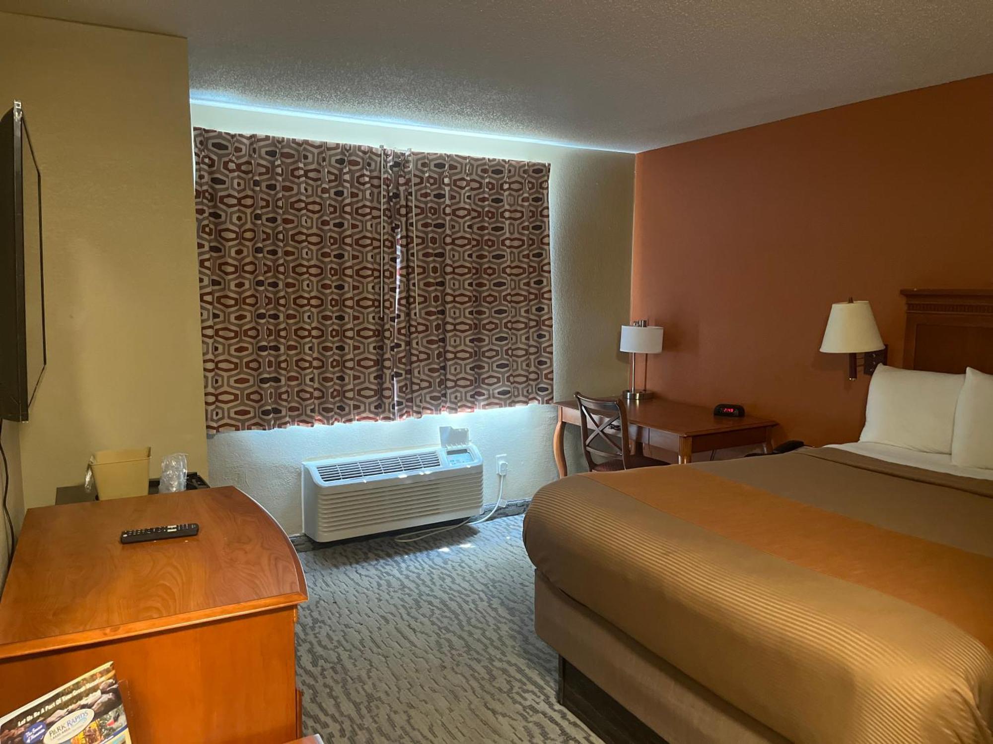 Regency Inn & Suites Anoka Buitenkant foto