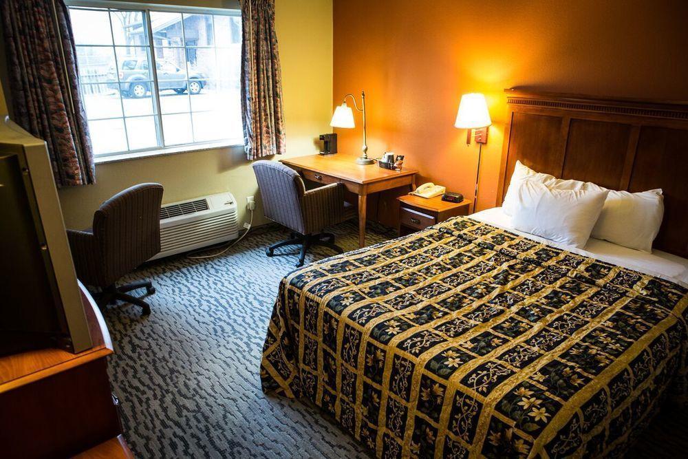 Regency Inn & Suites Anoka Buitenkant foto