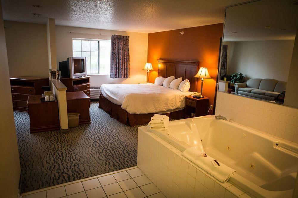 Regency Inn & Suites Anoka Buitenkant foto