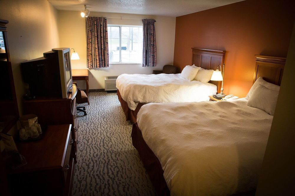 Regency Inn & Suites Anoka Buitenkant foto